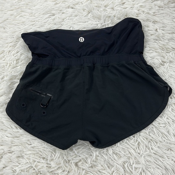 Lululemon Flip Out Boardshort Black / Beachy Floral White Fossil - Picture 4 of 6